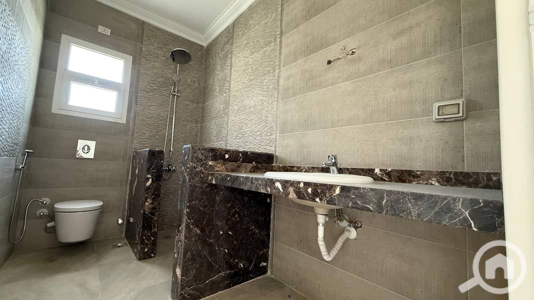 10 11d33dd6-dfb2-4417-aeba-b3253ff823c9. jpeg