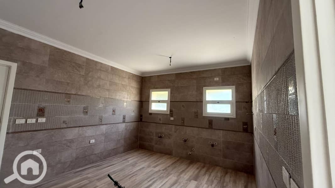 14 495fea21-7045-43c7-b98f-fcba5736e32d. jpeg