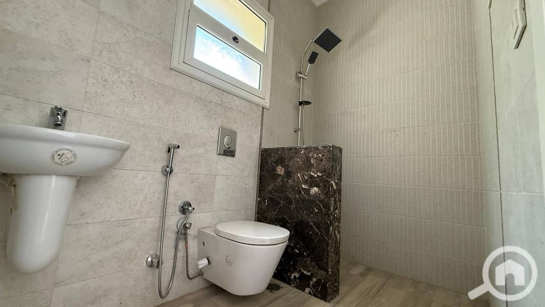 19 4968cb47-82c0-4227-b106-931b890446b0. jpeg