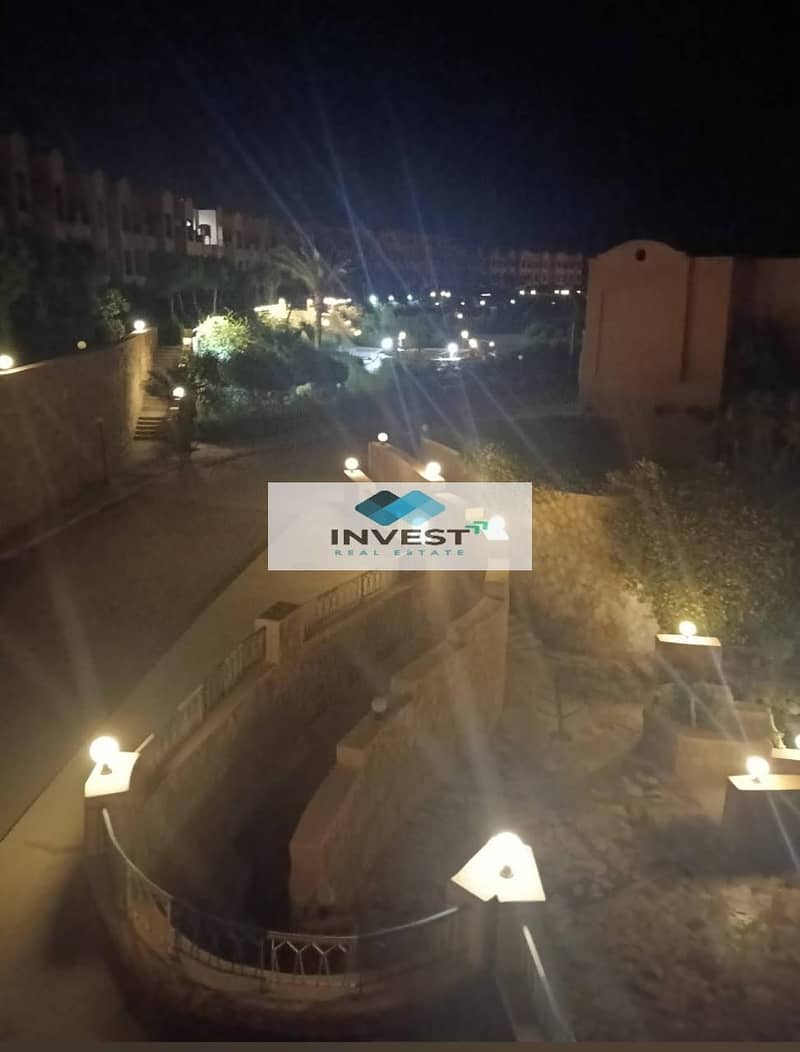 4 2b6299f1-d66f-485c-954d-f365f3b6ae37. jpg