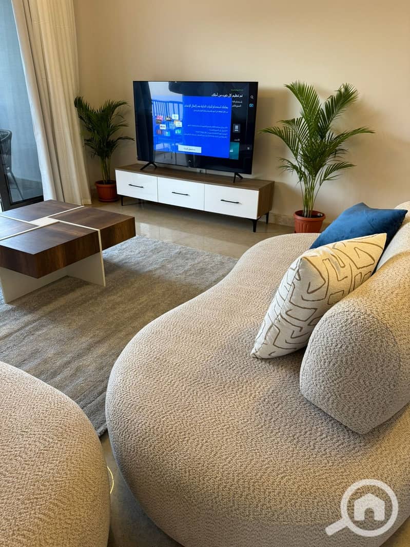 2 a7106a8c-83f4-49d7-8cb4-f7030f641d0a. jpeg