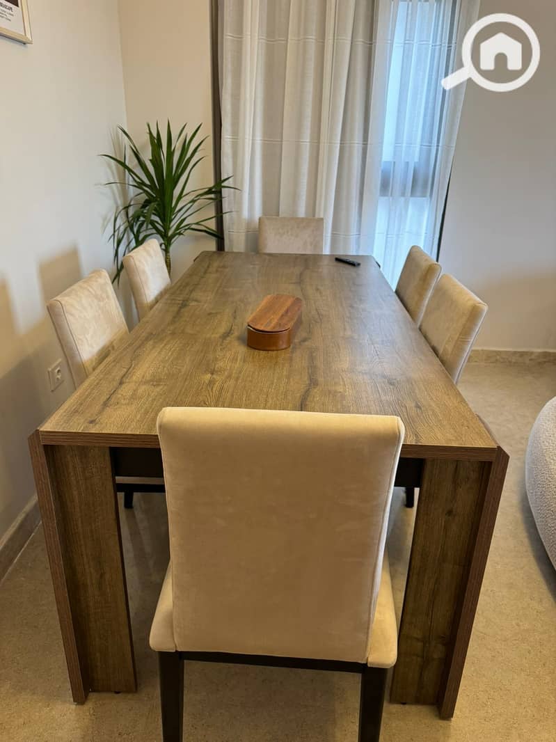 14 6cda2946-cc2b-4a5e-8c85-4b56cd9f61bb. jpeg