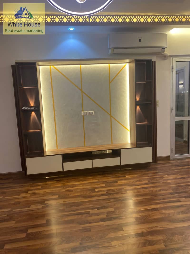 2 14e1e06d-d527-488d-acba-80e36d8fec4c. jpg