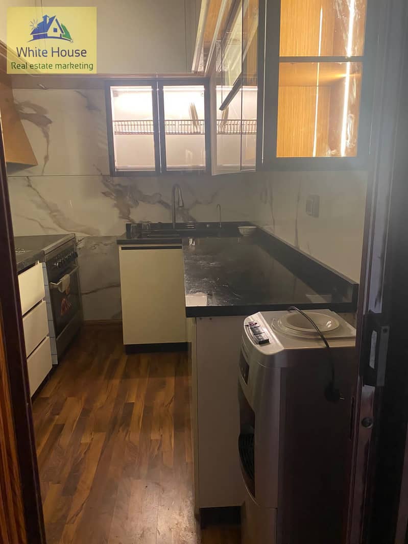 4 5df661fc-2daf-4b1f-b508-57737fb344d0. jpg