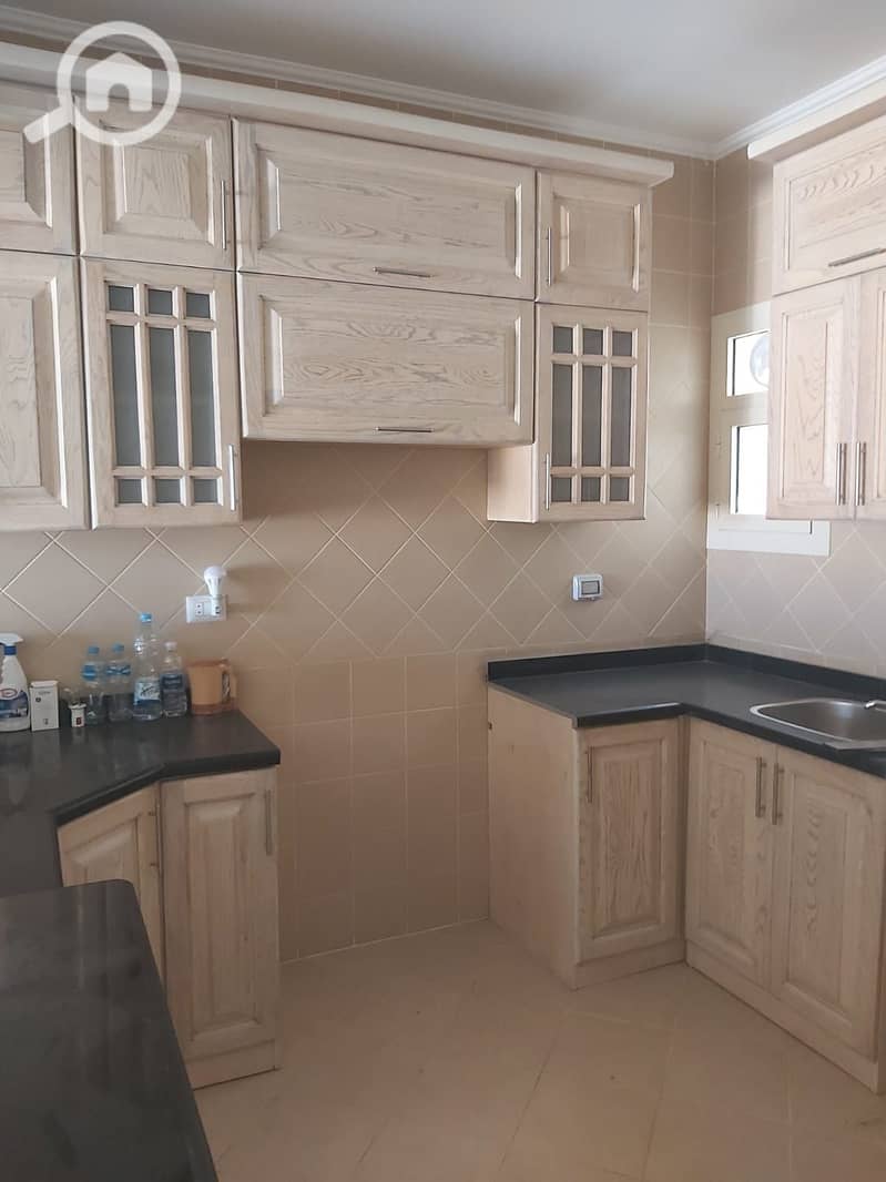 7 ffe96e43-2319-4a35-bccf-63ee52c5b956. jpg