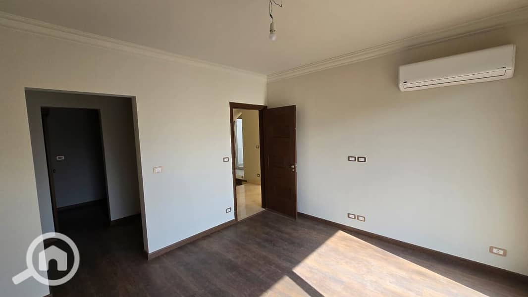 10 WhatsApp Image 2025-12-22 at 1.14. 48 PM. jpeg