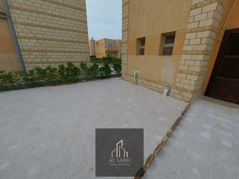 13 598668190_2107812779756927_4800447674374393197_n. jpg