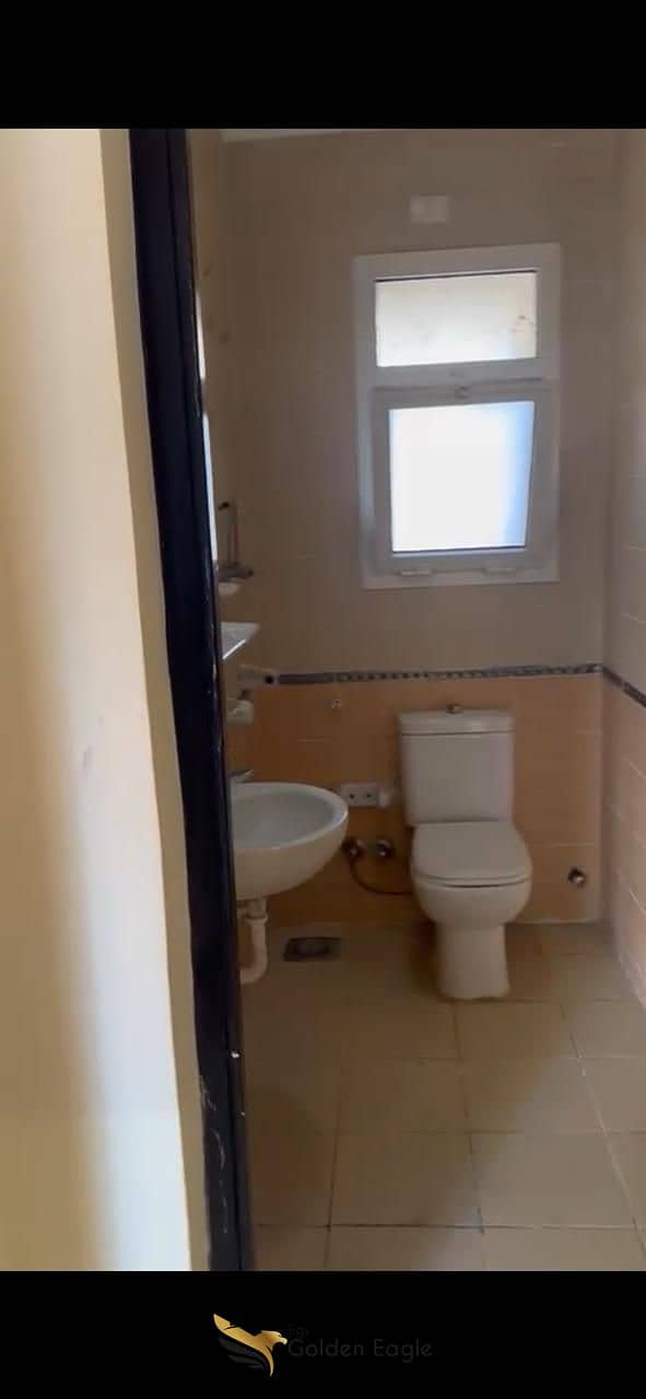 12 fb9c04c3-bf1c-4024-9b05-5fd5b1a4a2d2. jpeg