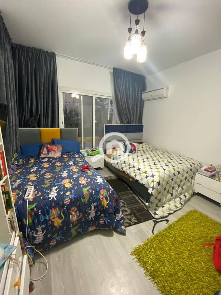 4 1f41d5a4-bc6d-4949-a456-14ee47fb3d1b. jpg