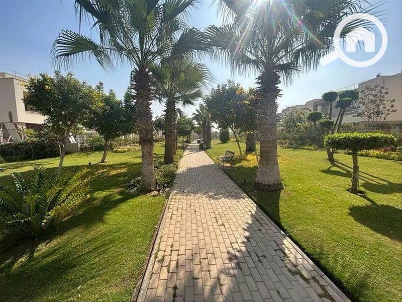 2 6491414-a8512o_800x600. jpg