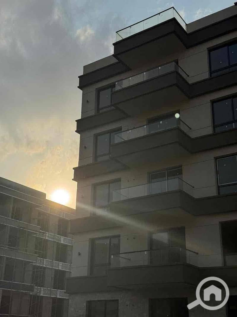 9 087e23b0-c126-4618-835b-4e1ebeef6d45. jpg