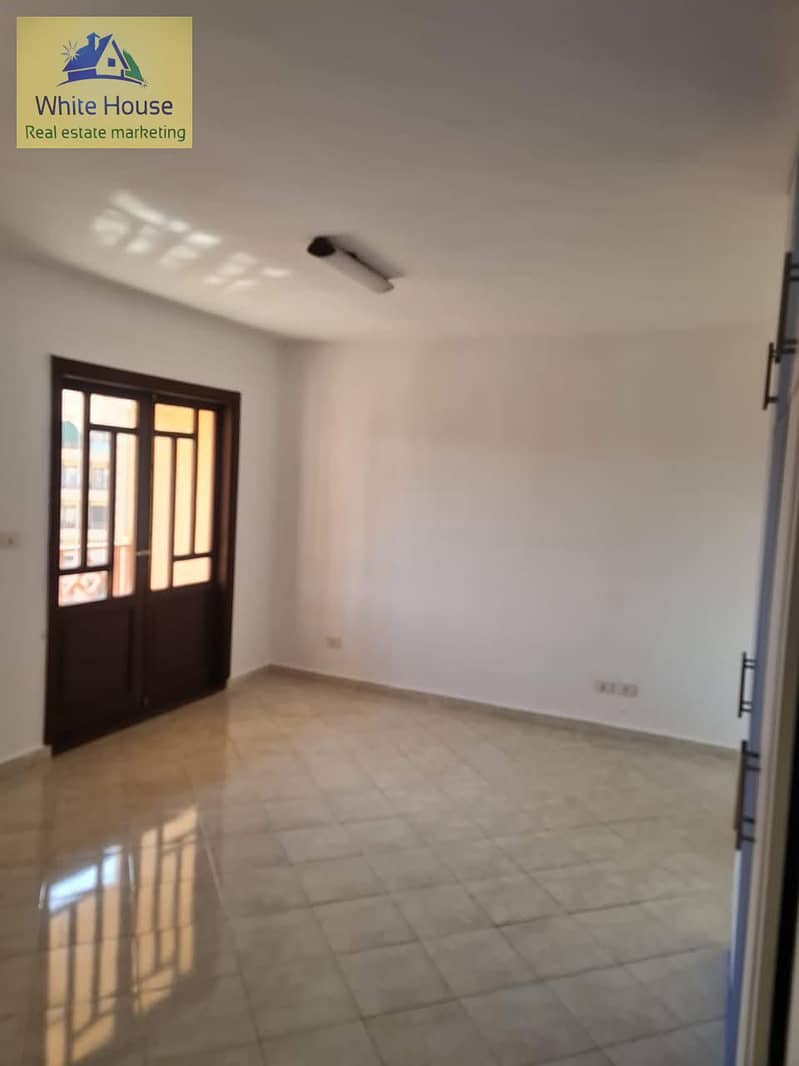 7 523b84fa-c2b4-431f-97ee-342974e2bb11. jpg