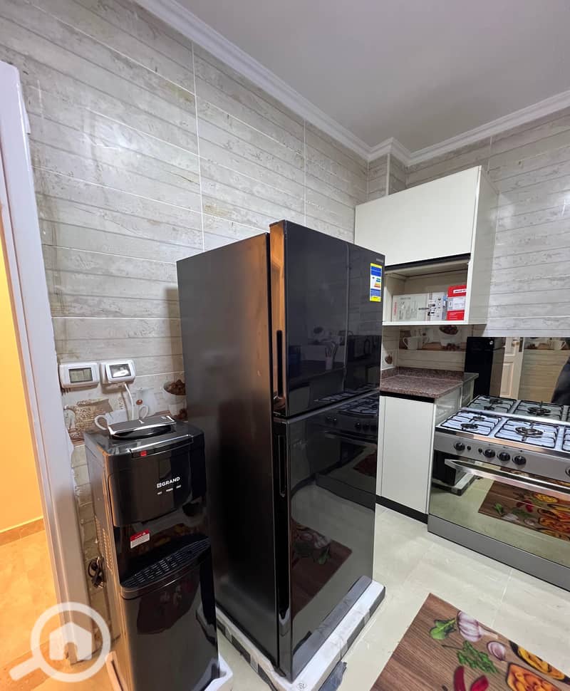 10 29a6e51c-f40d-4437-8f0f-91e9fdfae5a8. jpeg