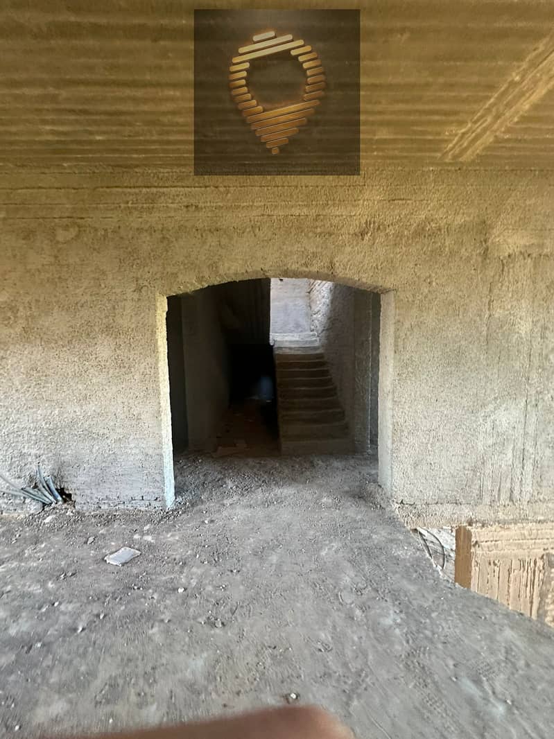 4 a80bd1aa-ac05-4520-a5ae-0b17291f0410. jpg