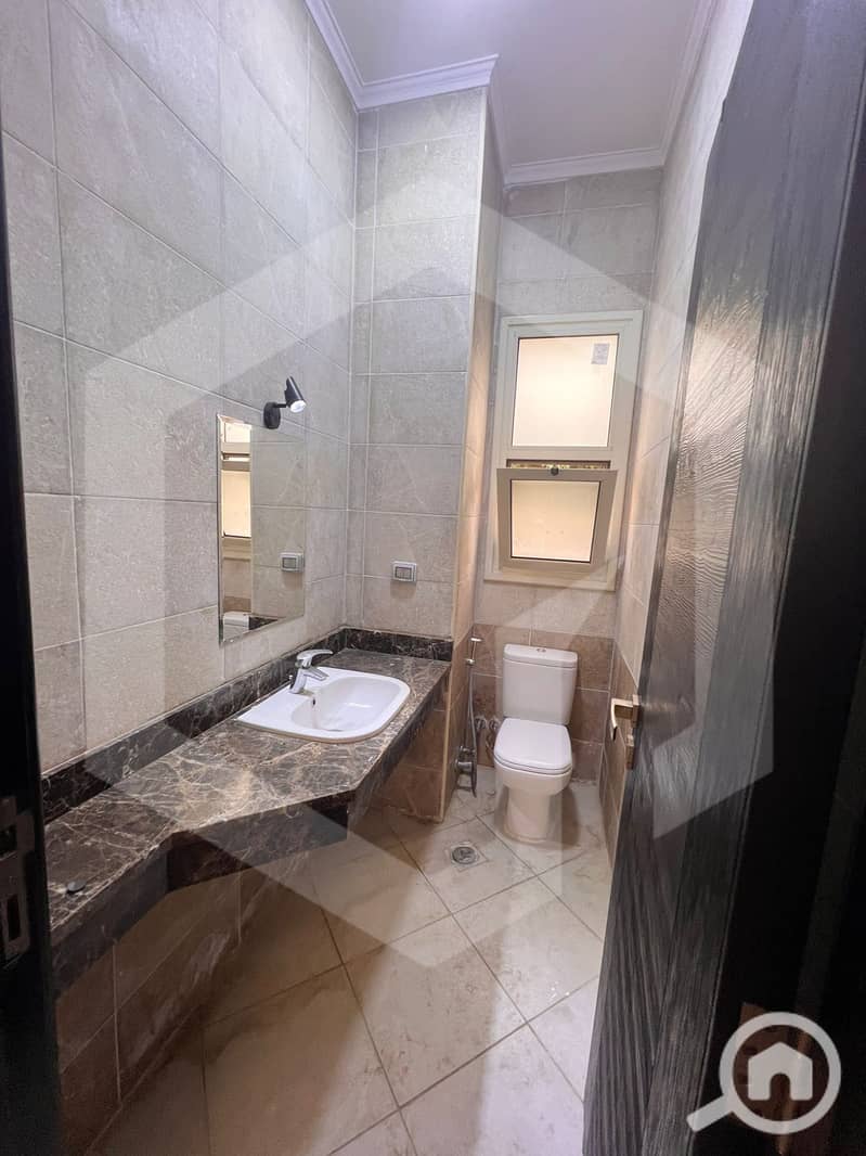 12 Grand Heights 12. jpg