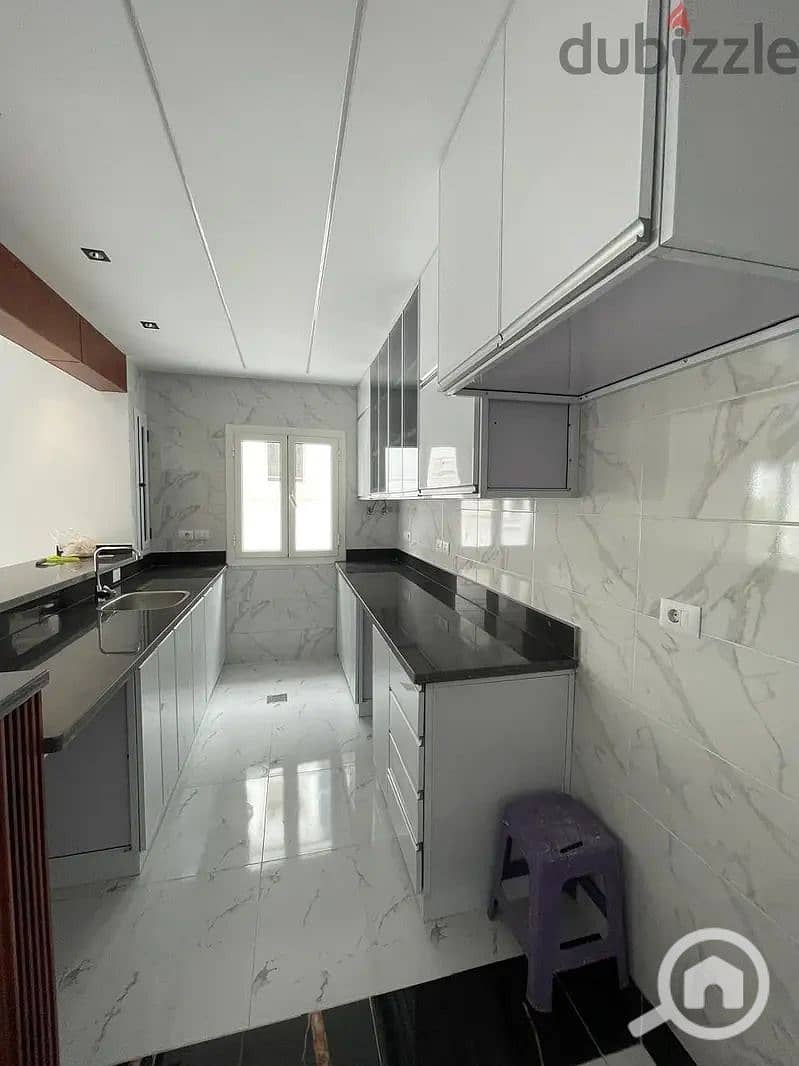 4 3d61f784-8ac4-46e3-a7f8-3d342ecd8ba1. jpg