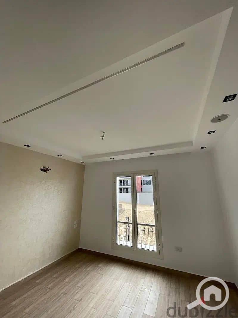 10 52cba50a-900c-4c3a-90b7-06d12abddc38. jpg