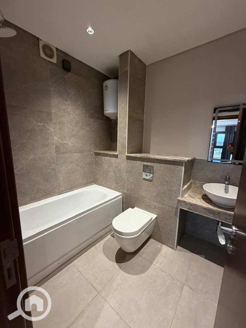 6 93f2a327-d8c9-49f1-8533-645c3f8935e4. jpeg