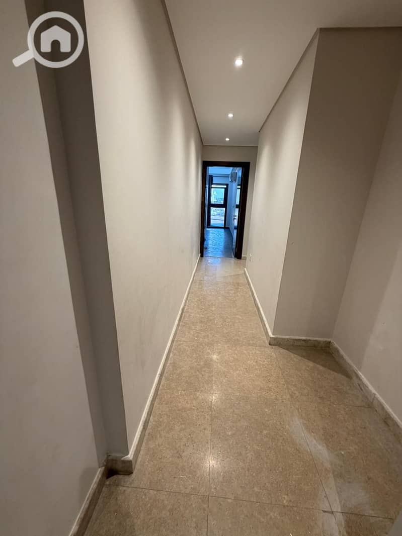 8 e81b3f57-1206-4b53-bae4-9bafb75f3646. jpeg