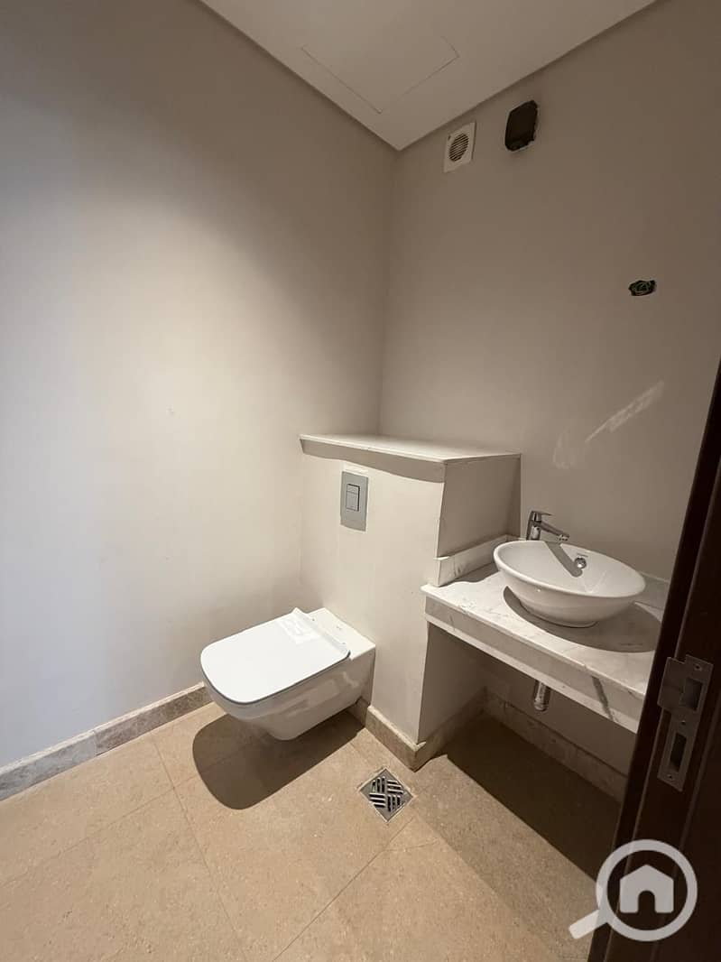 9 6d6e5635-09d9-4db8-a359-0871dde338d0. jpeg