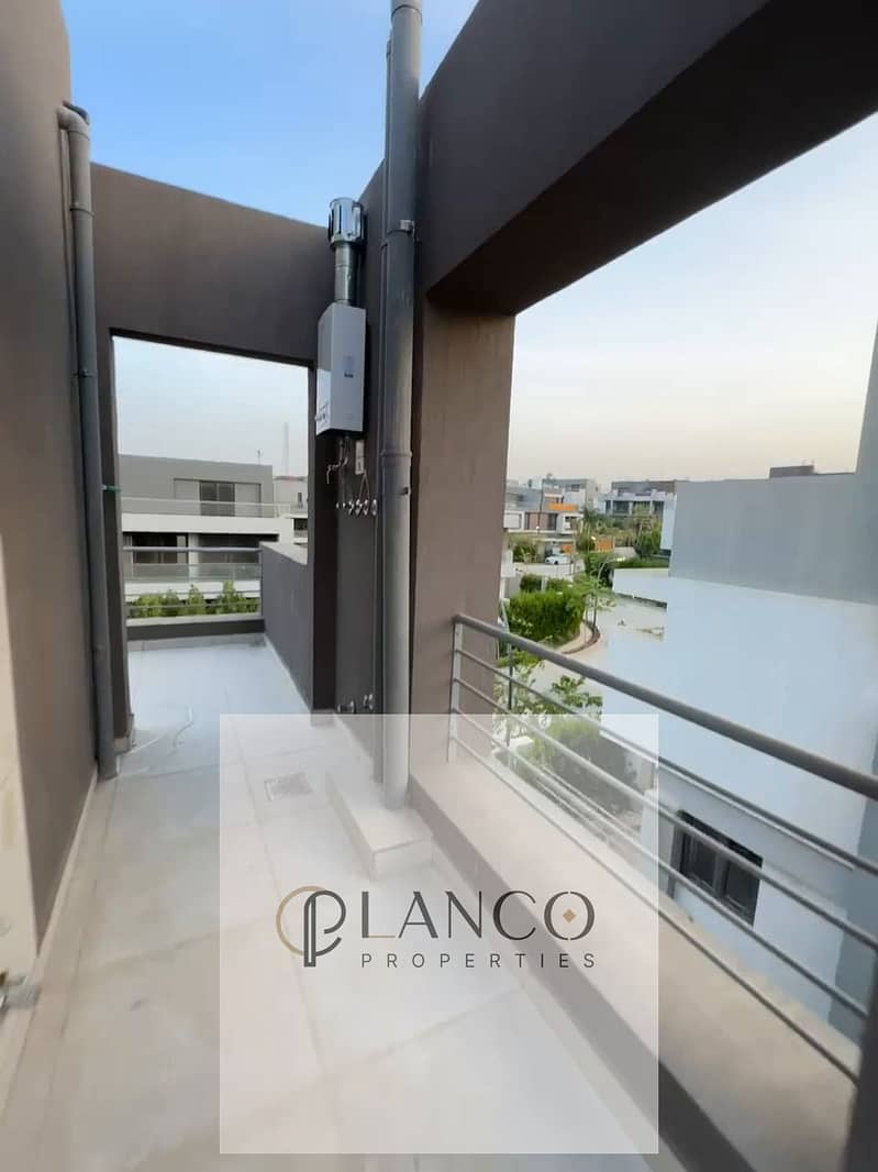 6 WhatsApp Video 2025-12-23 at 2.49. 27 AM_089. jpg