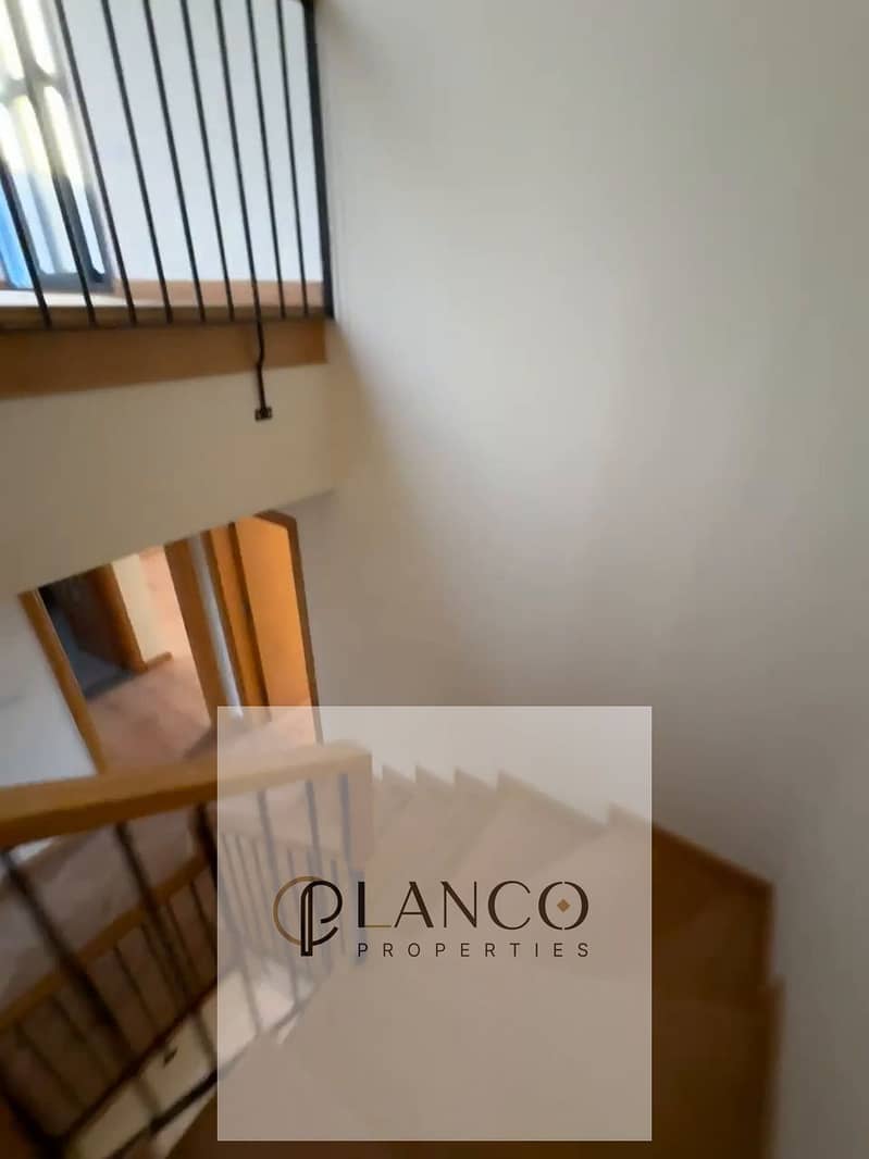 16 WhatsApp Video 2025-12-23 at 2.49. 27 AM_292. jpg