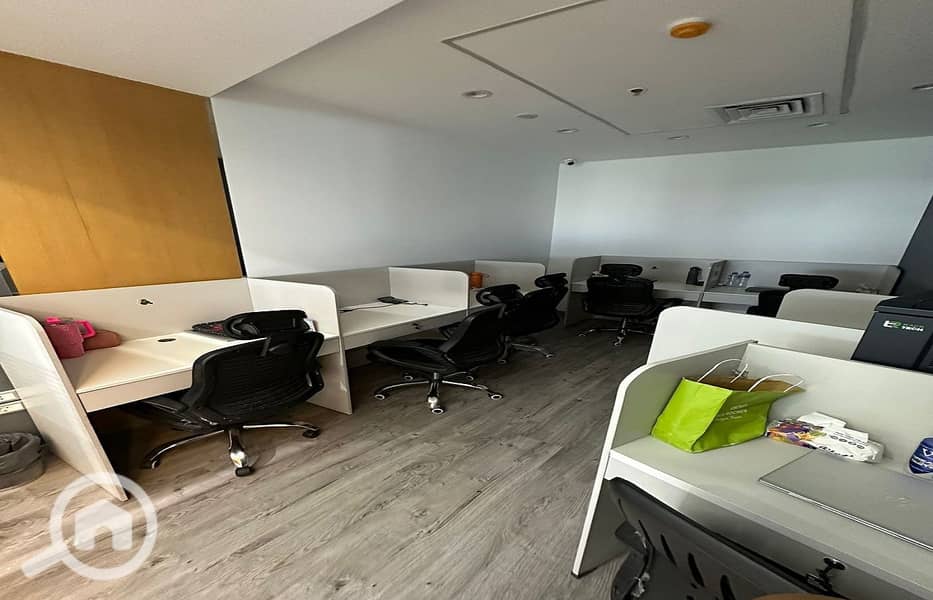 10 WhatsApp Image 2025-11-30 at 17.50. 19 (1). jpeg