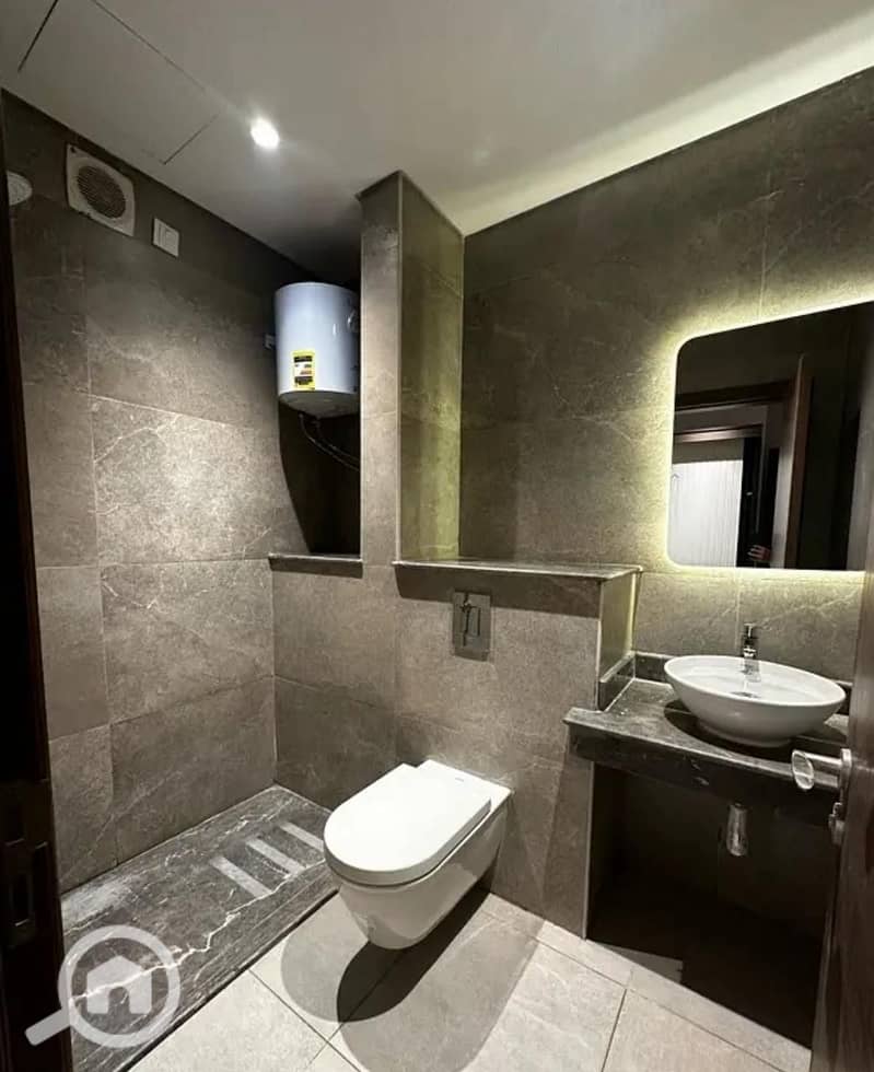 10 948dd4fc-abb8-4ab3-9133-931afde6fe40. jpeg