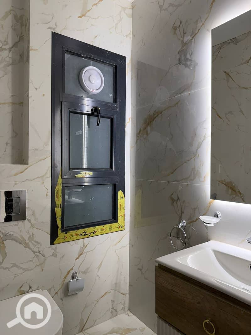 8 656ea910-5ee7-4a48-b6f9-2a0e28d88bd2. jpeg