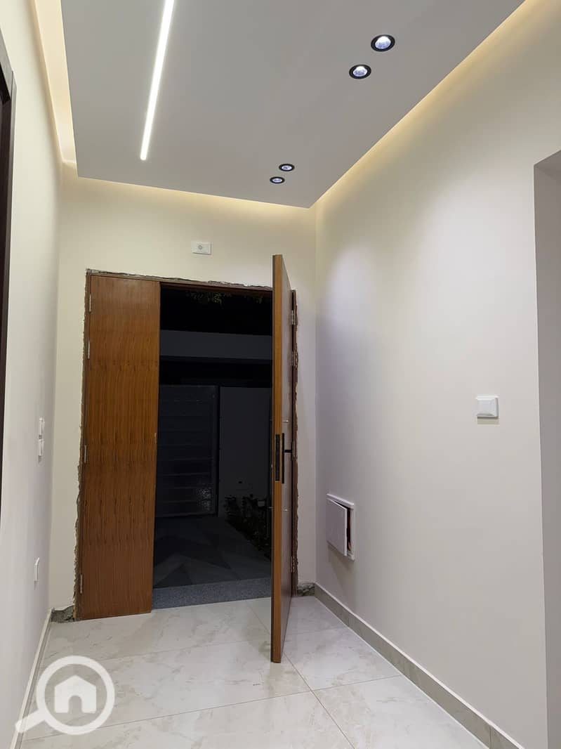 12 0821282e-f04b-4ab4-99a8-ad4136218a73. jpeg