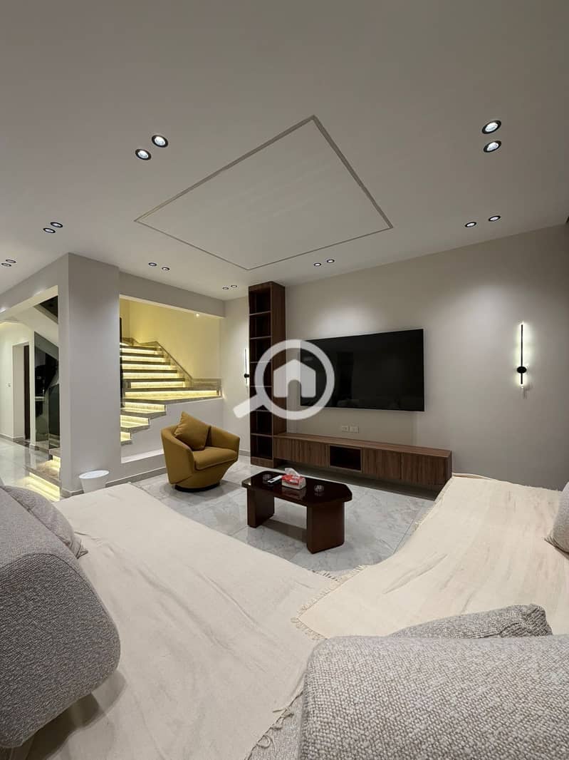 18 6670ef6e-5db6-4f20-abc8-559a63fd7ae4. jpeg