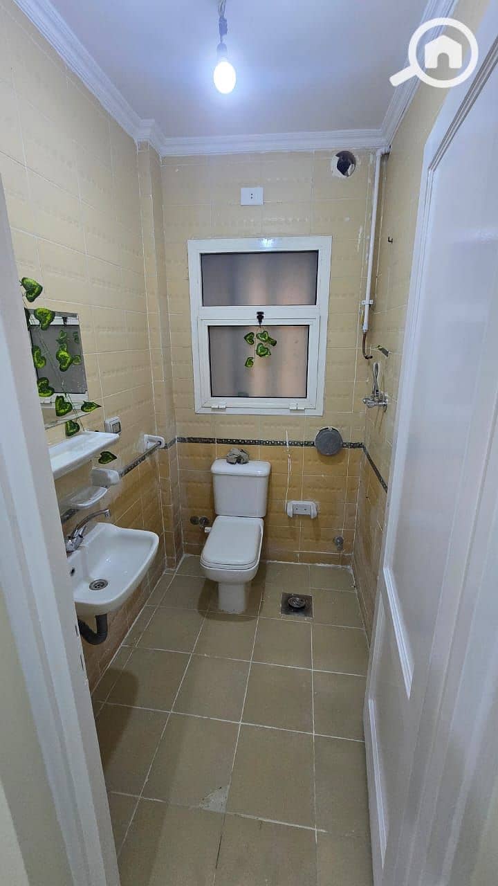 10 687e4798-3ca2-4151-942a-5ada2583456d. jpg