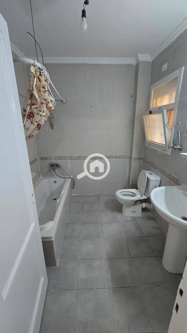 12 6265f772-244e-42ba-a0ac-fa8b23fab084. jpg