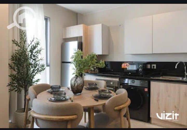 13 d572c6ff-d628-424d-ab7a-00baec2fac17. jpeg