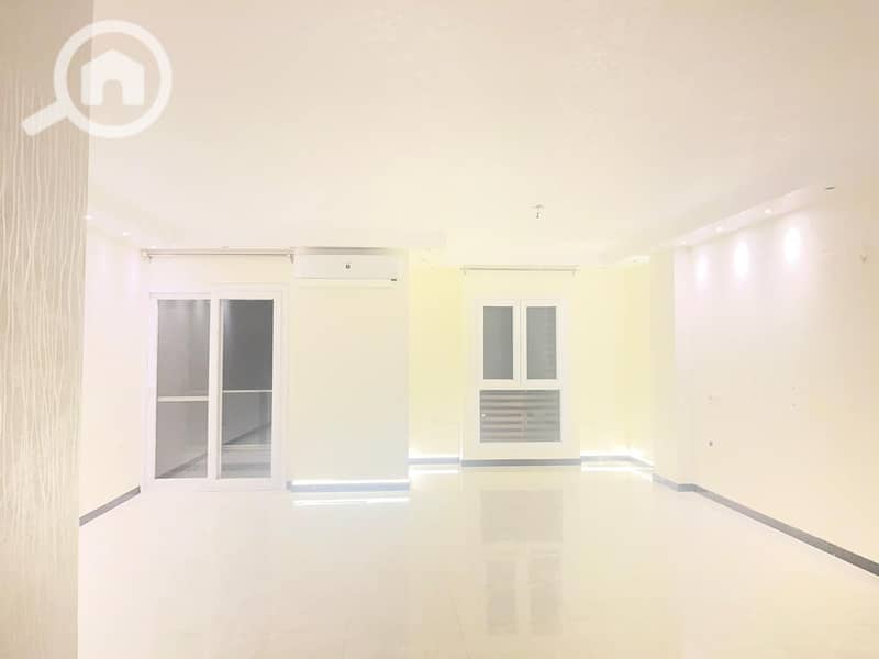 2 4a76573f-c84c-4398-b4c6-f04c666f1ef5. jpg