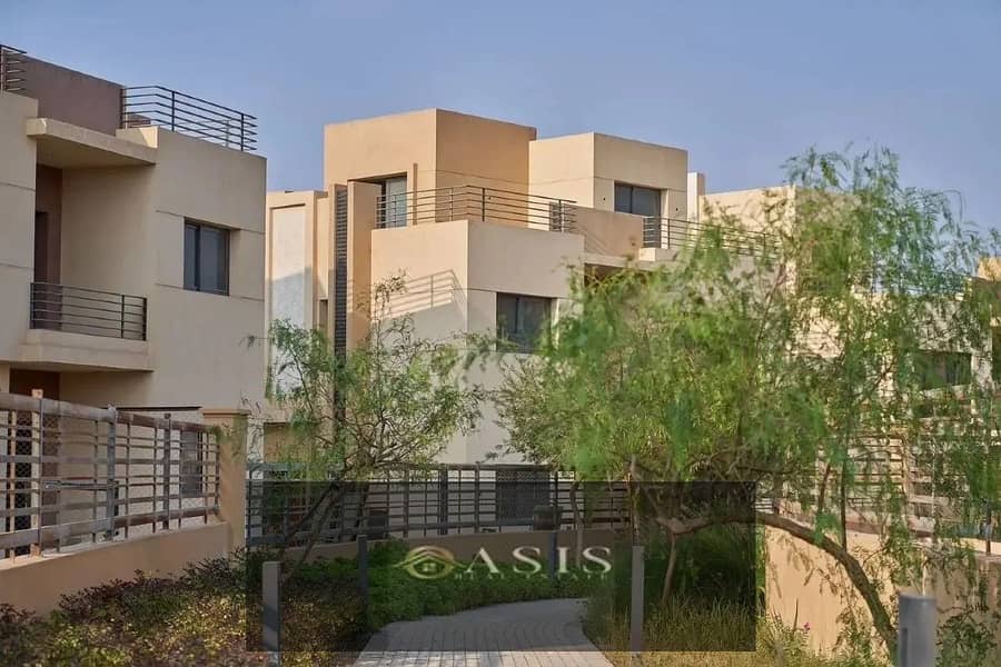 2 8457078-b9ad3o. jpg