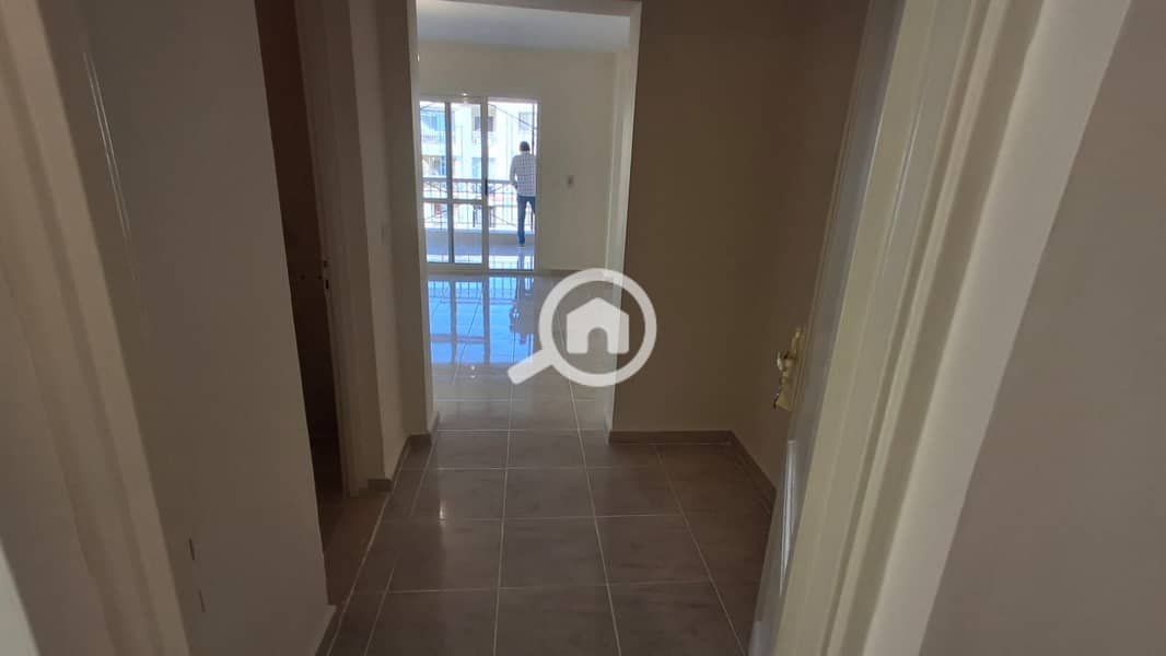 12 4b33da9b-5ecc-4d2c-a5f2-6629178b0a8e. jpg