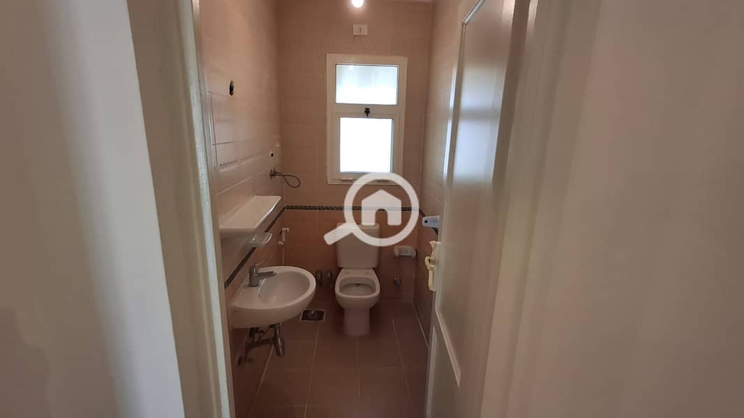 14 52b044c3-9e82-41ba-b3d6-813c8418734a. jpg