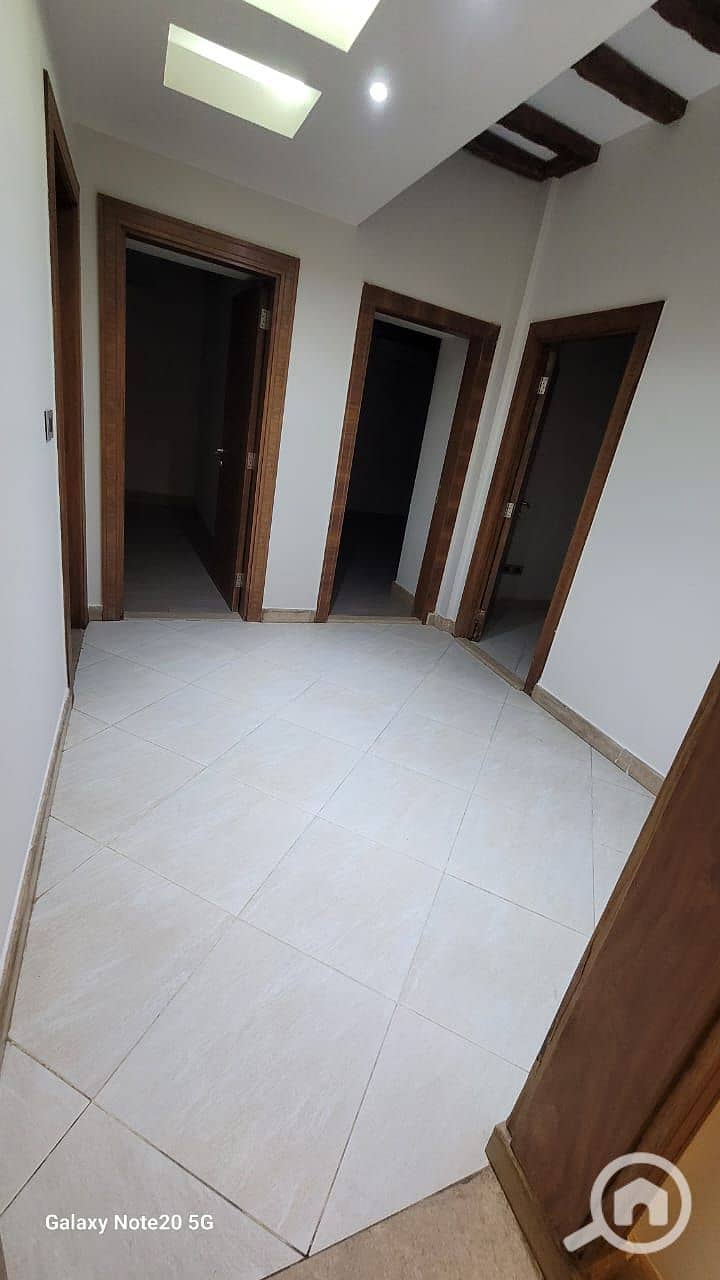 4 0952c16e-9f7a-468e-860d-e1121058655a. jpg