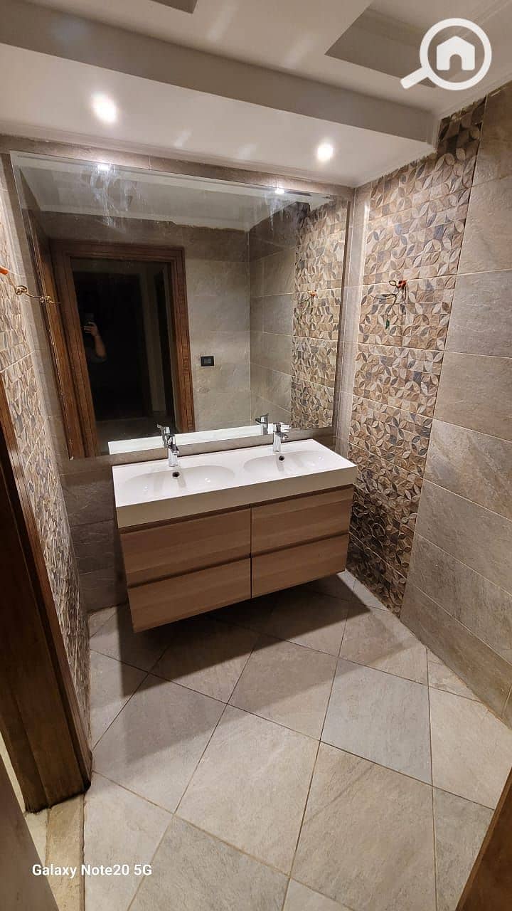 11 a1282af7-2710-47c6-8f25-48a670132e2a. jpg