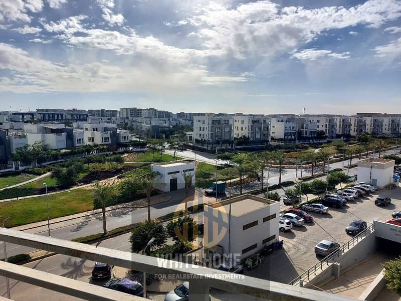 12 1e115f06-3084-4dc8-973b-828ac20bc4ba. jpeg