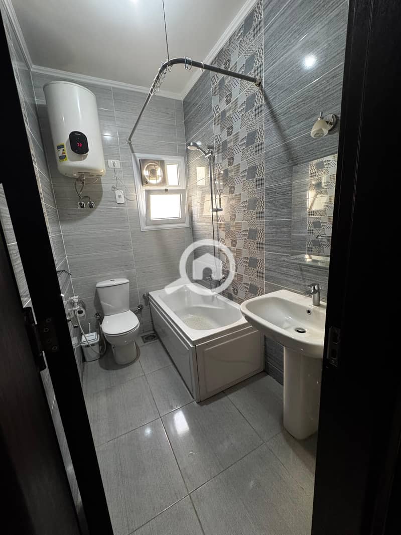 8 cf90d799-dc00-4ad0-ae54-70bb4fcec15c. jpg