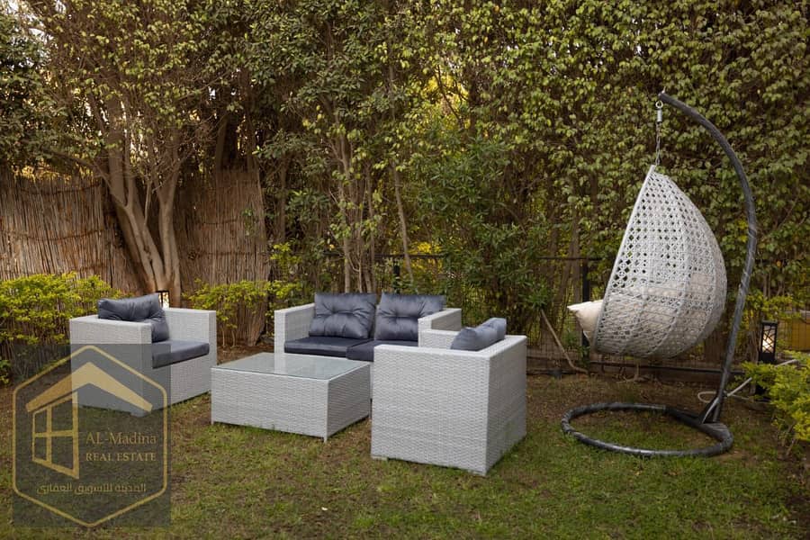 12 cd9db650-9aa1-4eef-a3c3-e67ee594d213. jpeg