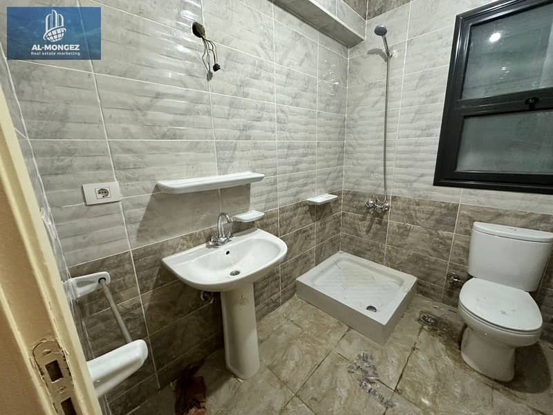 10 67828660-61f1-47a1-9a2e-a4800364d4a8. jpg