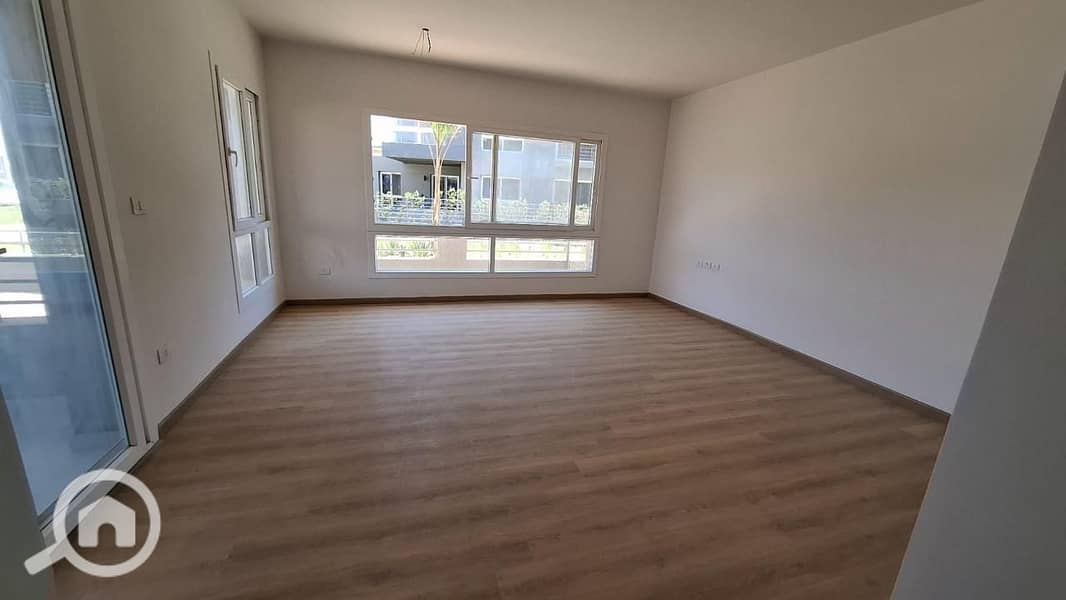 2 9115327d-8db9-48cc-bb0b-d05ec6513e90. jpg