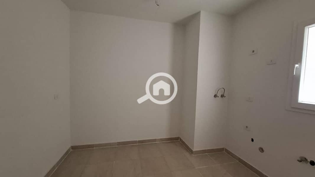 5 242baaa3-7264-494e-8e49-6f3beabf6a6a. jpg