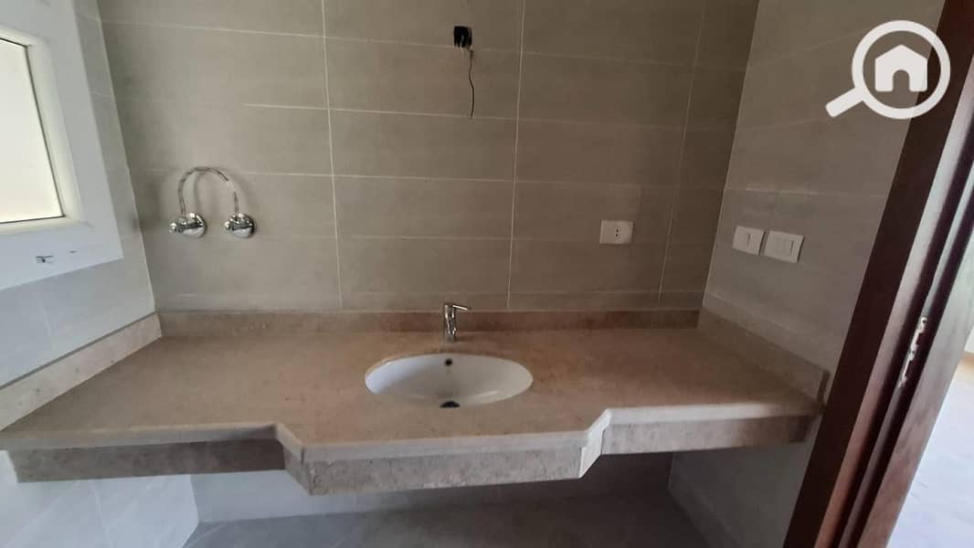 6 914627c1-7df0-4f56-8d53-f0e11b6f8791. jpg