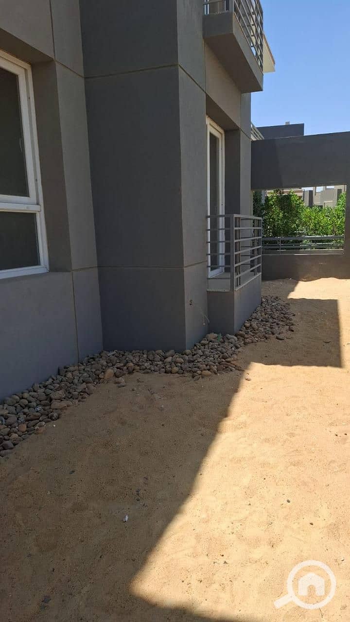 10 35d54b07-9d40-4c97-873a-45259cad6861. jpg