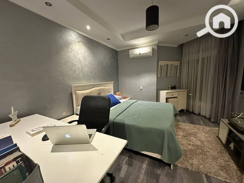 10 e2e2609e-8232-4ecc-a724-608589e33dda. jpeg