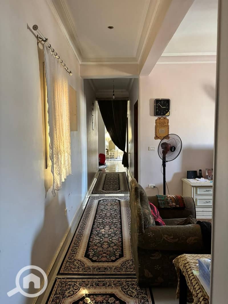 9 e7243a17-b3e4-4604-962d-cdc067c53fde. jpg